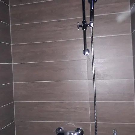 Lux Premier 09 公寓 *